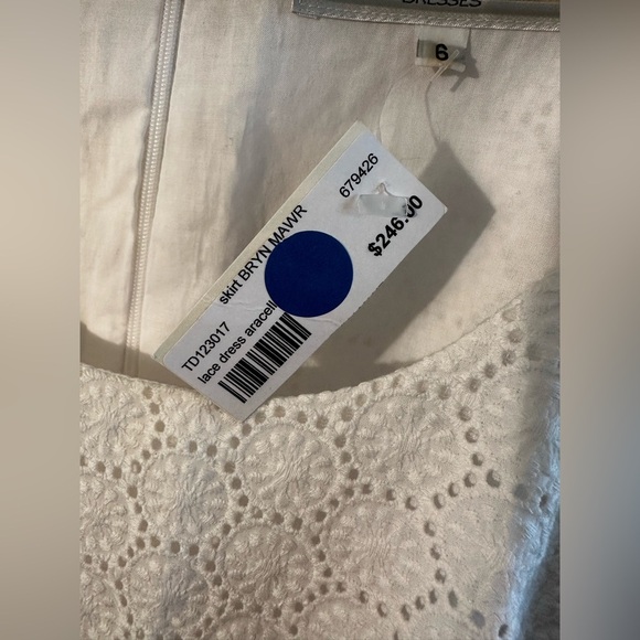 TRINA TURK Sz 6 NWT RARE! White Eyelet Lace Lined Sheath Dress 3/4 Button Sleeve - Picture 3 of 12